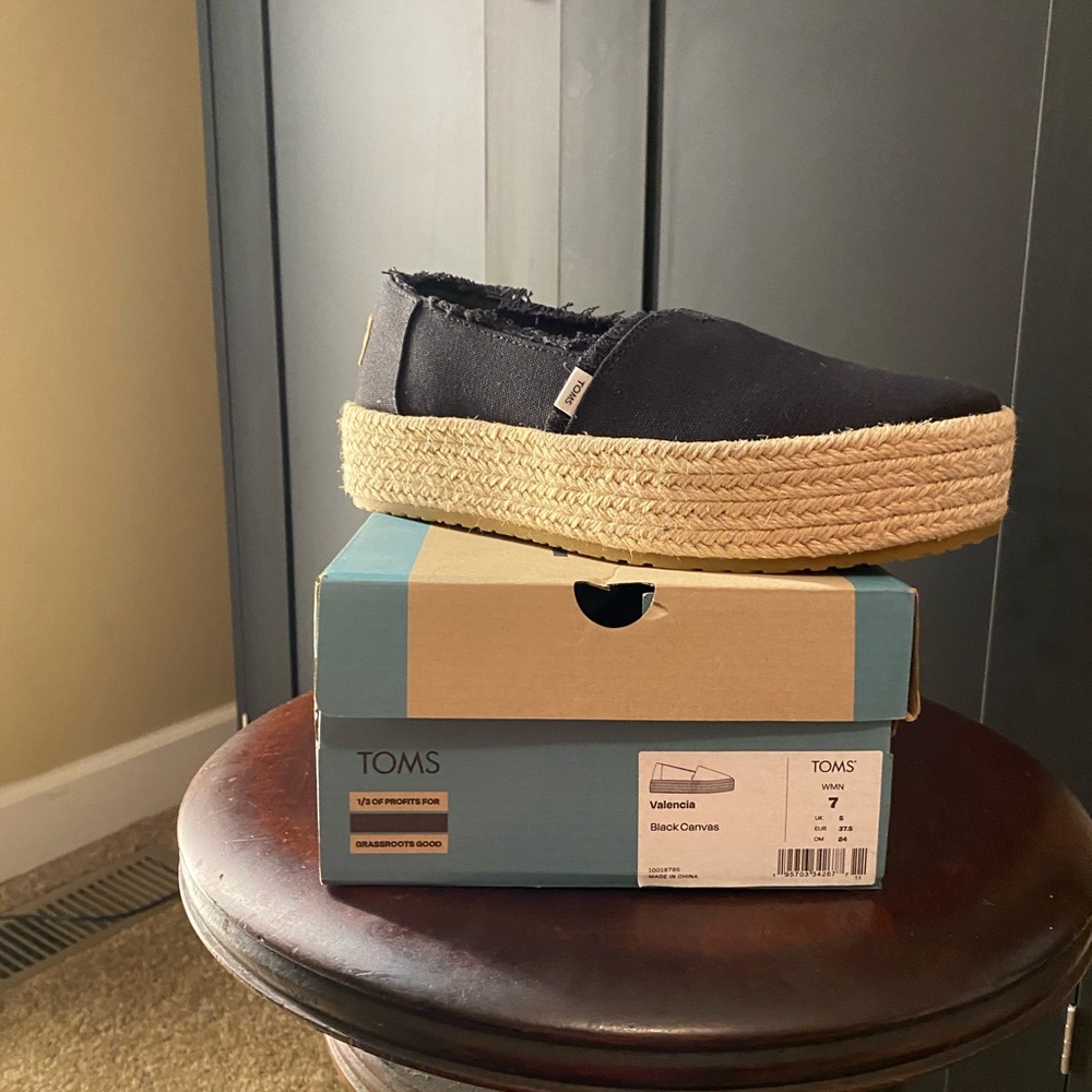 TOMS Black Canvas Espadrille Loafers